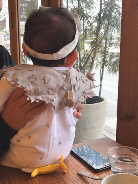 「アイテム（スタイ/よだれかけ、グレー系）」を使った、toricoさん（キッズ・100cm）の冬コーディネート