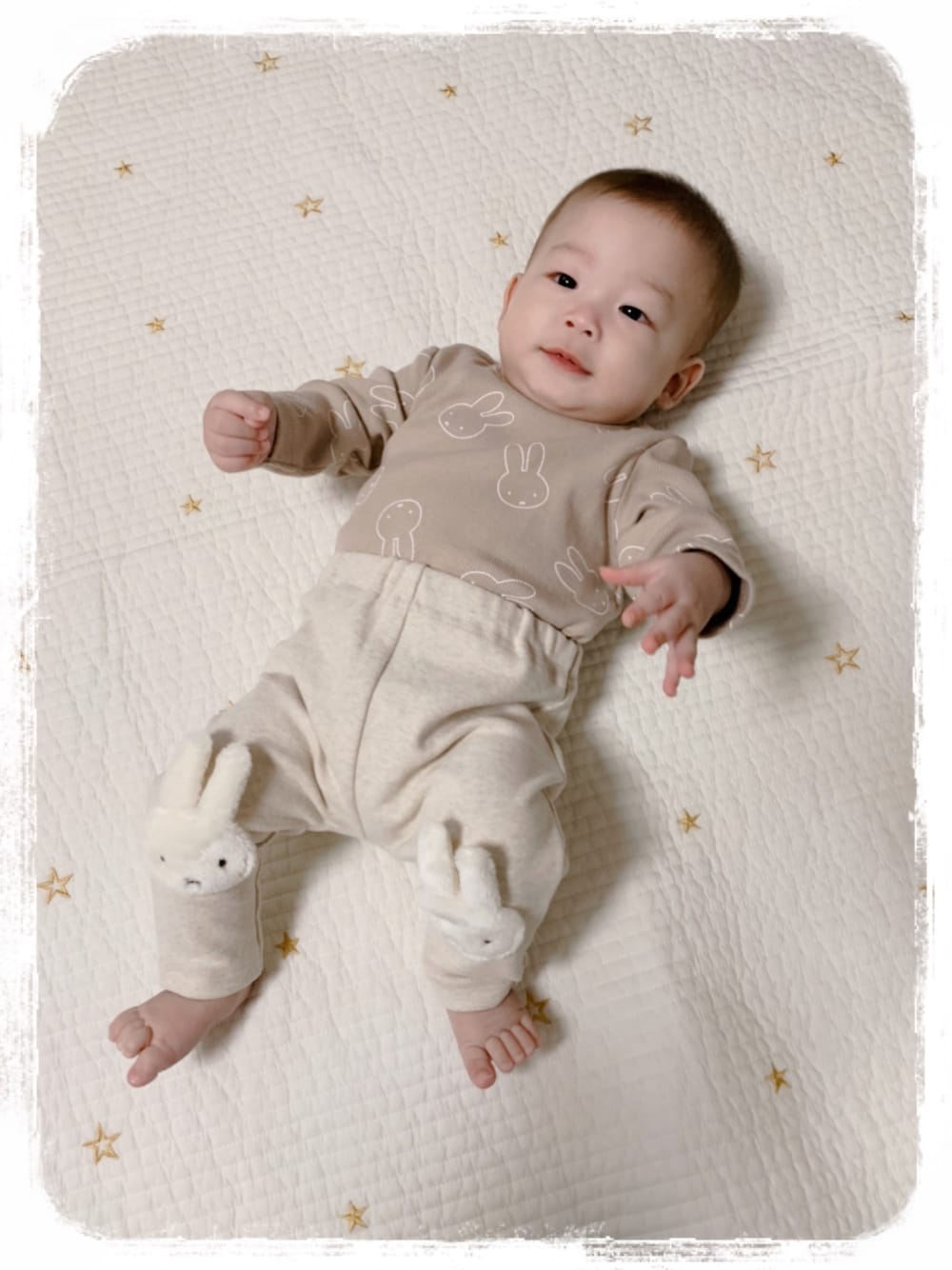 「ベビーコーデ、ミッフィー」｜「petit mainの【miffy】ミッフィーロンパース（ロンパース、ピンク系）」を使った、rara*さん（キッズ・130cm）の秋コーディネートの1枚目の写真