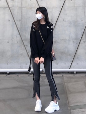 「MOMA（モマ）のアイテム（パンツ）」を使った、YIN銀さん（レディース・168cm）の冬コーディネート