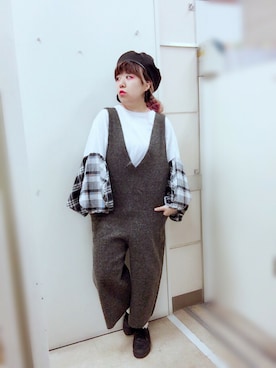 「Rccat（アールシーキャット）のアイテム（サロペット/オーバーオール）」を使った、紅い実穂波店 Rccatさん（レディース・153cm）の冬コーディネート