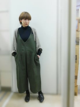 「Rccat（アールシーキャット）のアイテム（サロペット/オーバーオール）」を使った、紅い実穂波店 Rccatさん（レディース・158cm）の冬コーディネート