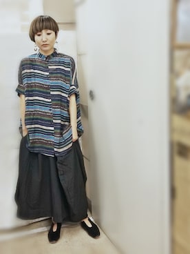 「ノーカラーシャツ」｜「アイテム（スリッポン）」を使った、紅い実穂波店 Rccatさん（レディース・158cm）の夏コーディネート