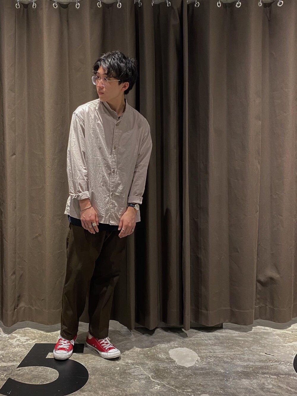 「シンプル、秋のコーデ、お洒落さんとつながりたい、秋服準備はじめました、シャツスタイル、大人カジュアル、くすみカラー、ootd、いいね、save、フォローお願いします🤑、ニコアンド」｜「niko and...の脇開きバンドカラーシャツ（シャツ/ブラウス、その他）」を使った、颯翼さん（メンズ・174cm）の秋コーディネートの1枚目の写真