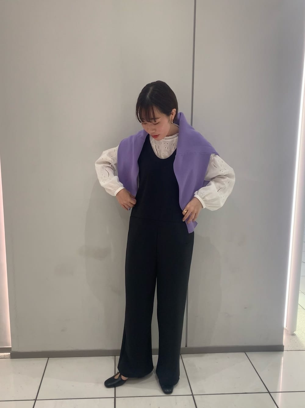 「春コーデ、オトナカジュアル、オールインワン、ブラウス、ootd」｜「NOMBRE IMPAIRのストレッチポリエステル　ロングニット（ニット/セーター、パープル系）」を使った、sawa.さん（レディース・160cm）の春コーディネートの1枚目の写真