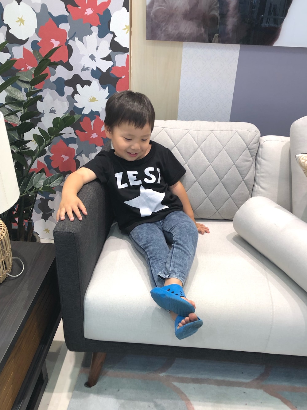 「プチプラコーデ、西松屋、しまむら、10000円以下コーデ、男の子コーデ」｜「しまむらのアイテム（Tシャツ/カットソー、ブラック系）」を使った、t𓇼mさん（キッズ・92cm）の夏コーディネートの1枚目の写真