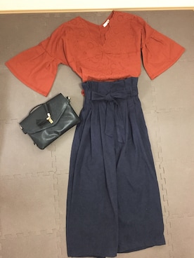 「しまむら（シマムラ）のしまむら 品名 TPUサンデVリボンVP 品番 525-4363 Mサイズ カラー濃紺（その他パンツ、ブルー系）」を使った、riri(*^^*)さん（レディース）の秋コーディネート