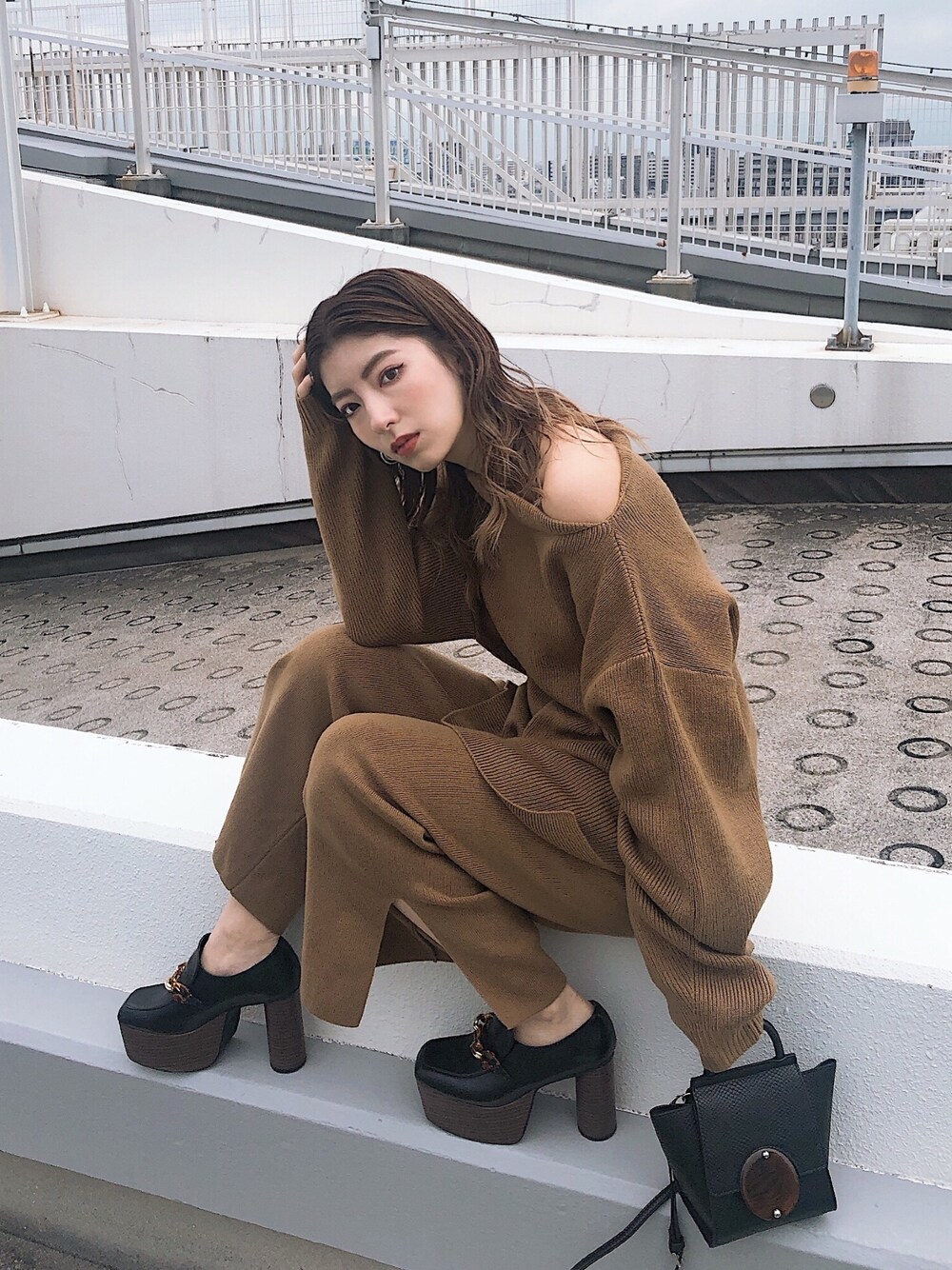 MURUAのアイテムを使った「ニットセットアップ」の人気ファッション