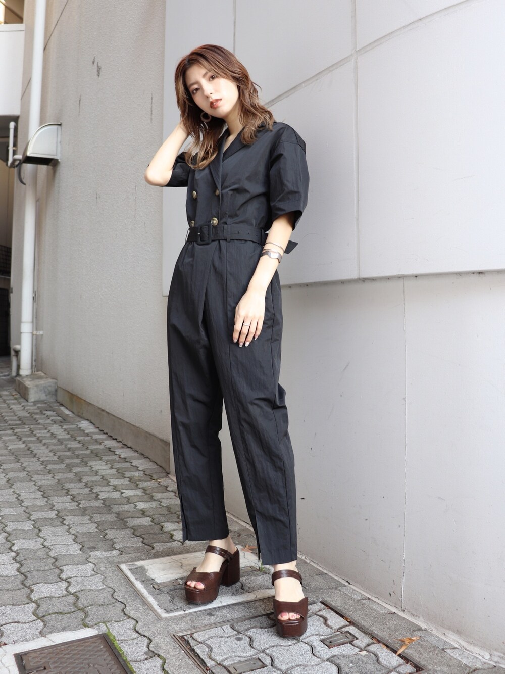 「murua、オールインワン、黒、ラフ、楽チンコーデ」｜「MURUAのナイロンジャンプスーツ（つなぎ/オールインワン、ブラック系）」を使った、高村楓さん（レディース・161cm）の冬コーディネートの1枚目の写真