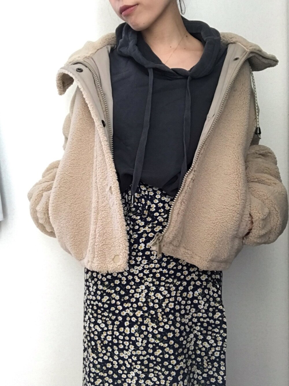「ボアジャケット、ボアブルゾン、スカラップ、スカート、ZARA、柄スカート、低身長、プチプラ、パーカー、冬アウター着回しチャレンジ」｜「ZARAのアイテム（ジャケット/アウター、ベージュ系）」を使った、𝙻𝚒.☺︎✓さん（レディース・149cm）の秋コーディネートの1枚目の写真