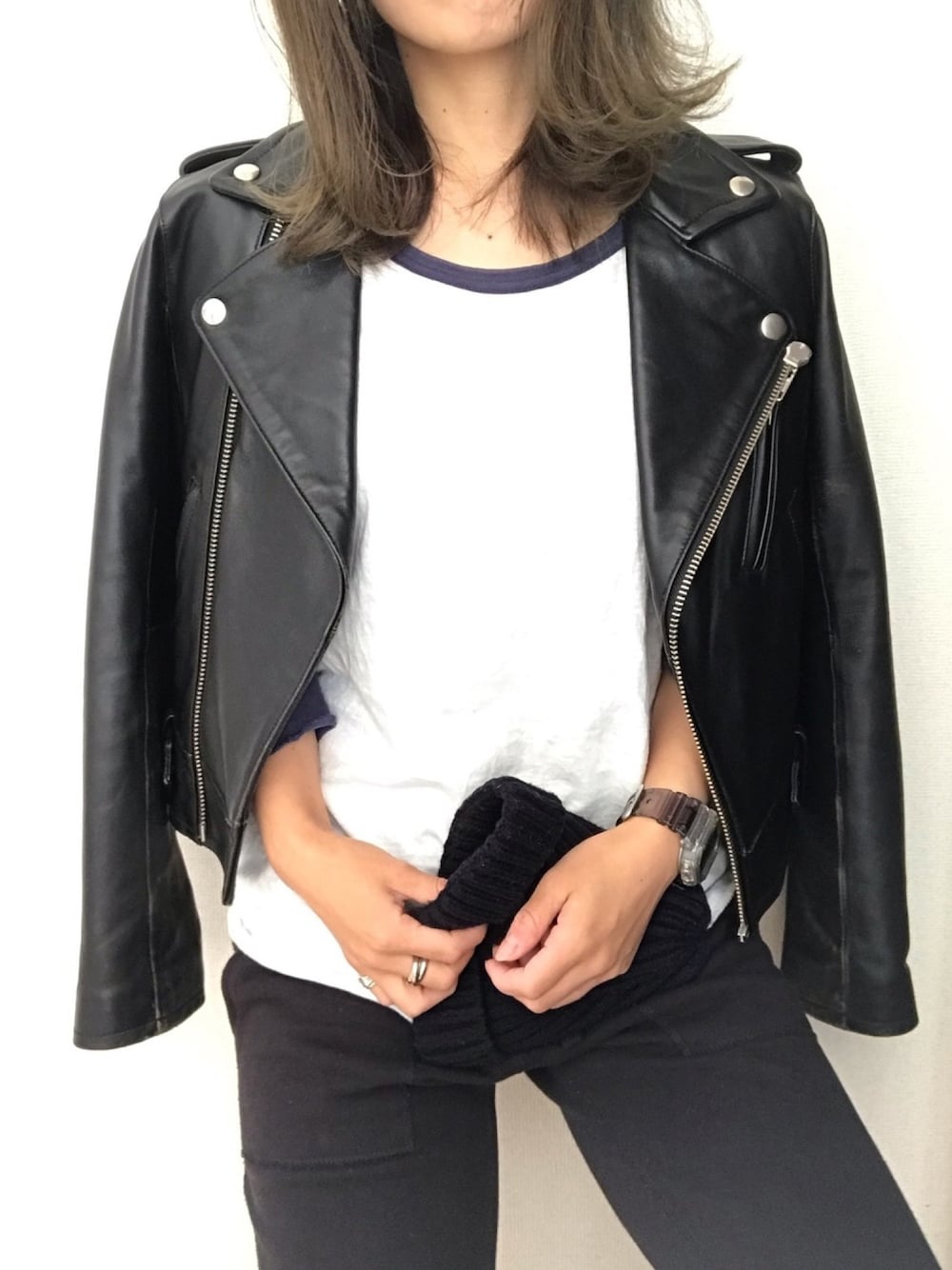 「ライダース、ラフ、ニット帽、ラグランTシャツ、スウェットパンツ、低身長、冬アウター着回しチャレンジ」｜「TODAYFULのレザーライダースジャケット（ライダースジャケット、ブラック系）」を使った、𝙻𝚒.☺︎✓さん（レディース・149cm）の秋コーディネートの1枚目の写真