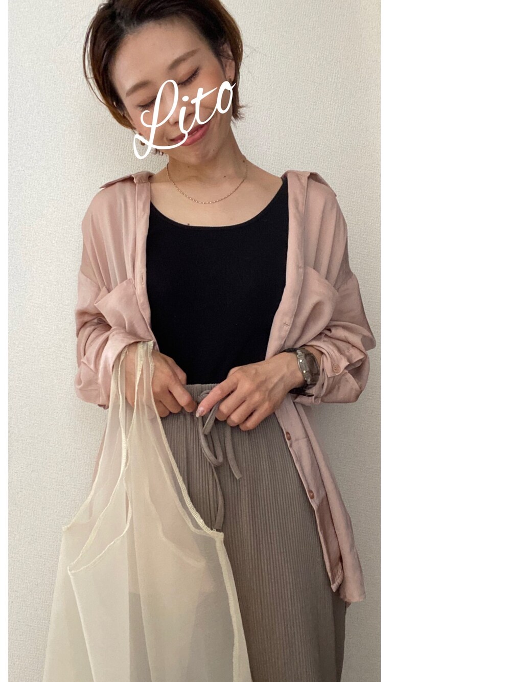 「サテンシャツ、プリーツパンツ、パンツスタイル、リブタンクトップ、シャツ好き集まれ、低身長コーデ、タンクトップ、アンティローザホリデー、シースルー、夏コーデ」｜「RETRO GIRLのリブラフパンツ（その他パンツ、ブラウン系）」を使った、𝙻𝚒.☺︎✓さん（レディース・149cm）の夏コーディネートの1枚目の写真