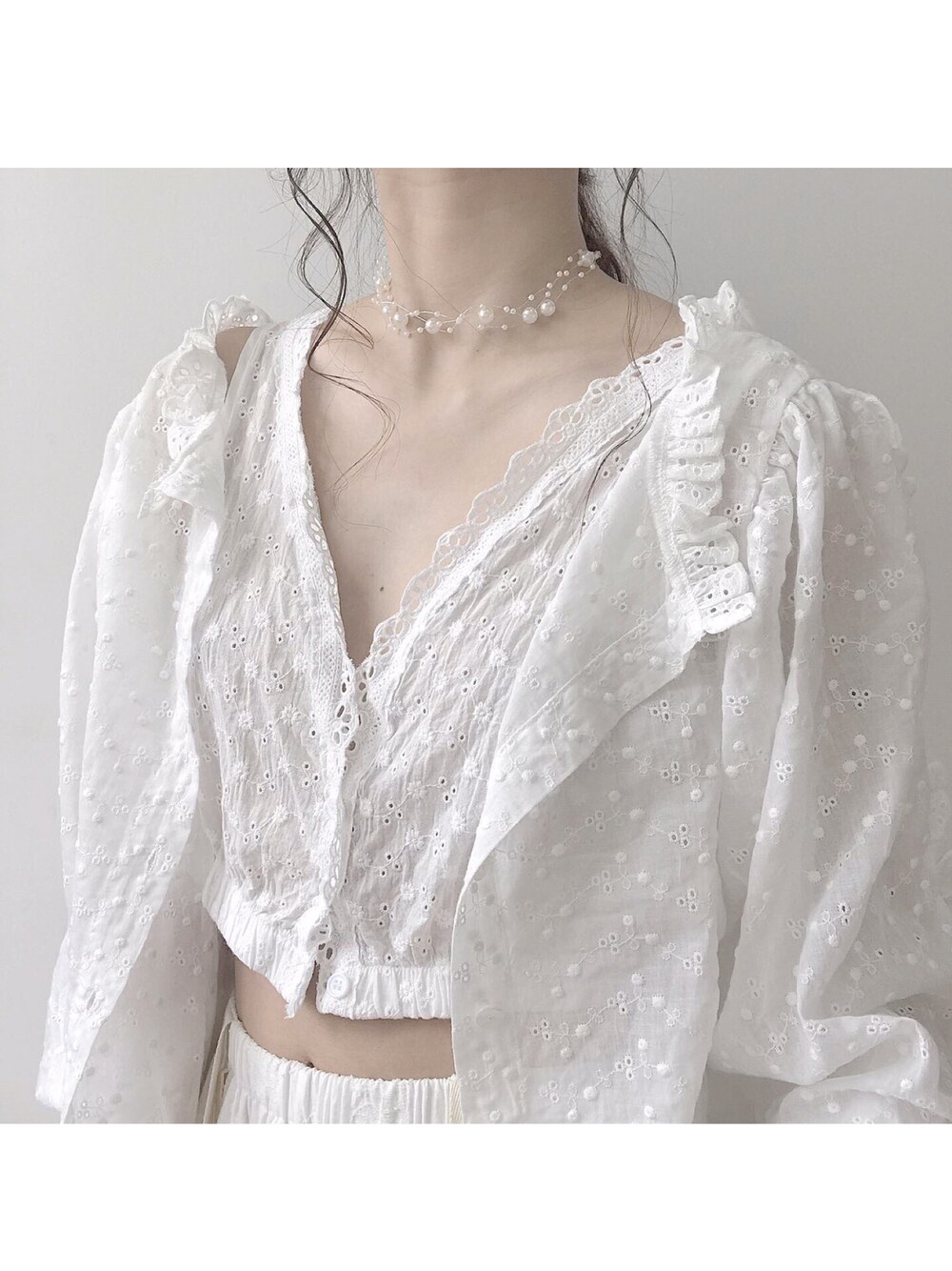 「ootd、夏、outfit、日系极简、白」｜「Chicoのテグスマルチパールネックレス（ネックレス、ホワイト系）」を使った、牙牙さん（レディース・164cm）の秋コーディネートの1枚目の写真