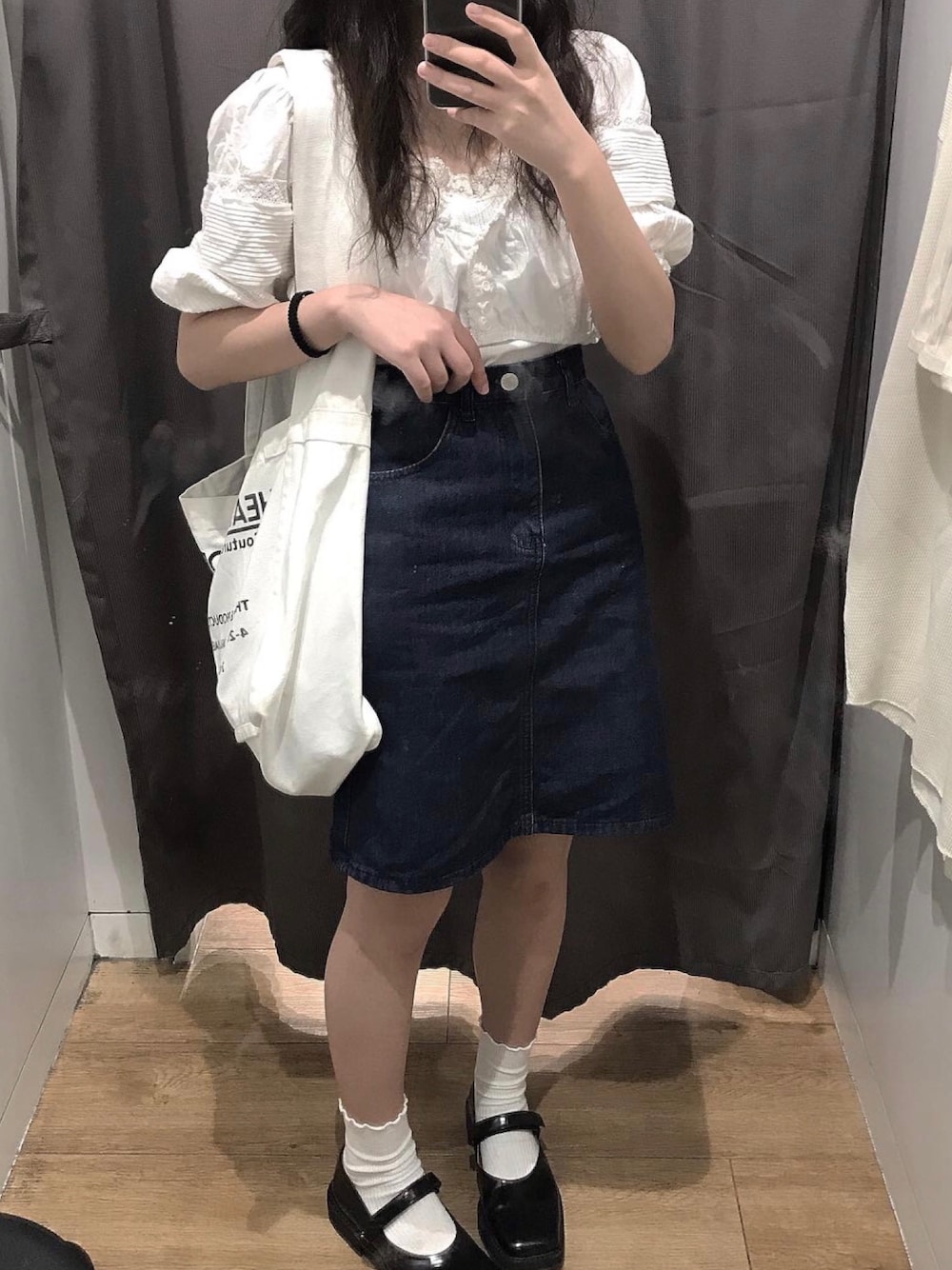 「ootd、夏、街头搭配、休闲、复古、日系极简、通勤穿搭、白、outfit、女人味」｜「mysticのキャミSETショートブラウス（シャツ/ブラウス、ホワイト系）」を使った、牙牙さん（レディース・164cm）の夏コーディネートの1枚目の写真
