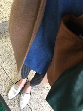「シルバーシューズ」｜「アイテム（チェスターコート）」を使った、rinzuさん（レディース・165cm）の冬コーディネート
