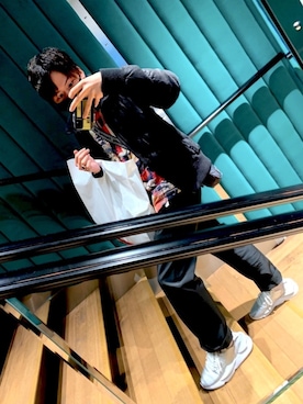 「PRADA（プラダ）のアイテム（スラックス）」を使った、Rさんさん（メンズ・170cm）の春コーディネート