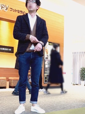 「アイテム（カーディガン/ボレロ、ブラウン系）」を使った、ミニだタロよしさん（メンズ・179cm）の春コーディネート
