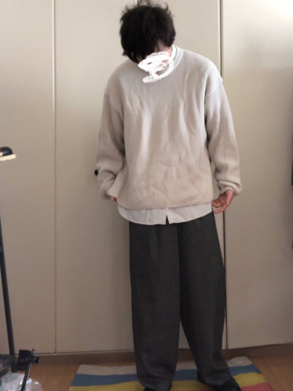 「ゆるコーデ、私の推しブランド、春コーデ、ワイドパンツ、シンプルコーデ、リドム、マーチン 3ホール、ドクターマーチン」｜「LIDNMのOVERSIZED 7G AZE KNIT（ニット/セーター、ホワイト系）」を使った、yu_さん（メンズ・174cm）の冬コーディネートの1枚目の写真