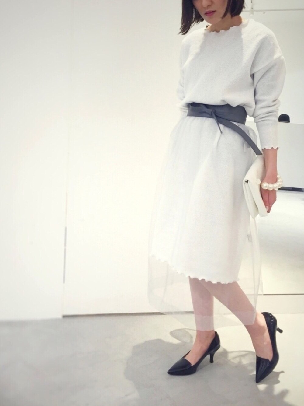 「結婚式二次会スタイル、パーティースタイル、チュールスカート、大晦日、クラッチバッグ、パステルカラー、春コーデ」｜「caphのリブドロップOP（ワンピース、ホワイト系）」を使った、まなさん（レディース・155cm）の冬コーディネートの1枚目の写真