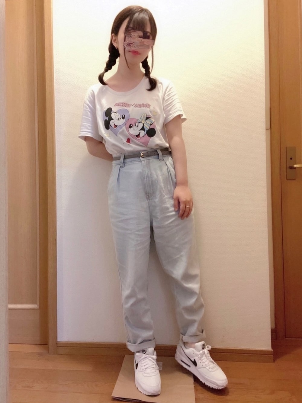 「Tシャツ、merry jenny、ディズニー、デニム、GU、スニーカー、NIKE、エアマックス、三つ編み、夏」｜「merry jennyのMICKEY＆MINNIE Tｼｬﾂ（Tシャツ/カットソー、ホワイト系）」を使った、みぽりさん（レディース・155cm）の夏コーディネートの1枚目の写真