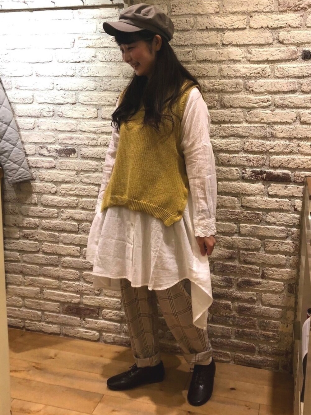「サマンサ モスモス(Samansa Mos2)、TSUHARU by Samansa Mos2 、ナチュラルスタイル、パンツスタイル、ベスト、チュニック、春コーデ、ママコーデ、おしゃれさんと繋がりたい」｜「Samansa Mos2のマリンキャップ（キャップ、ブラウン系）」を使った、ᵀᴱᴿᴬᴰᴬさん（レディース・156cm）の春コーディネートの1枚目の写真