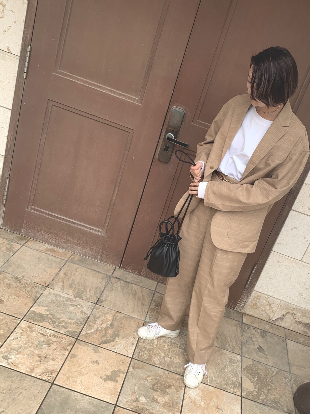 「niko and ...、LOWRYSFARM、Lattice、UNIQLO、巾着バッグ、セットアップ、le coq sportif」｜「LOWRYS FARMのミニキンチャクショルダー　863762（ショルダーバッグ、ブラック系）」を使った、のんさん（レディース・167cm）の春コーディネートの1枚目の写真