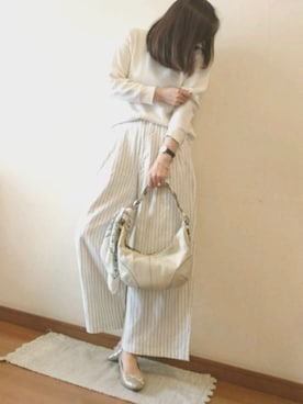 「無地党」｜「アイテム（アクセサリー）」を使った、a.y.aさん（レディース・162cm）の春コーディネート