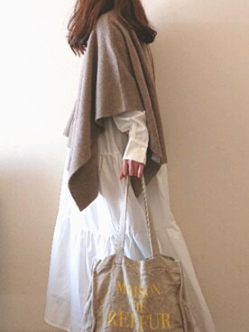 ワンピースを使った ニットポンチョ の人気ファッションコーディネート Wear