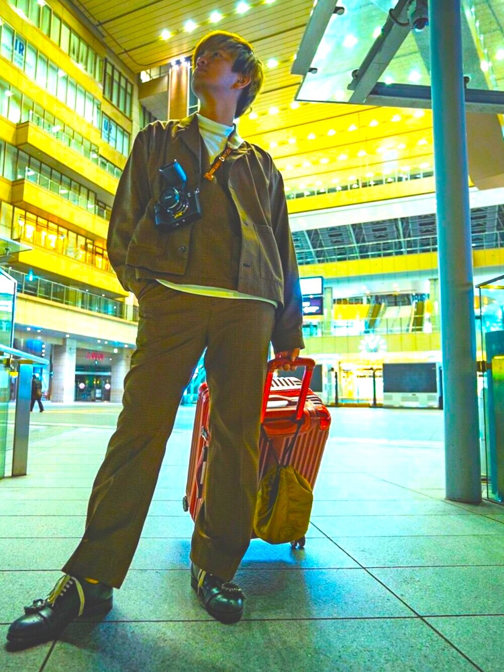 「セットアップスタイル、秋コーデ、千鳥柄、一人旅、秋冬、お洒落さんとつながりたい」｜「MONKEY TIMEの＜monkey time＞ TR MINI CHECK BOOTS CUT/ブーツカット（スラックス、ブラウン系）」を使った、ゆうさん（メンズ・172cm）の秋コーディネートの1枚目の写真