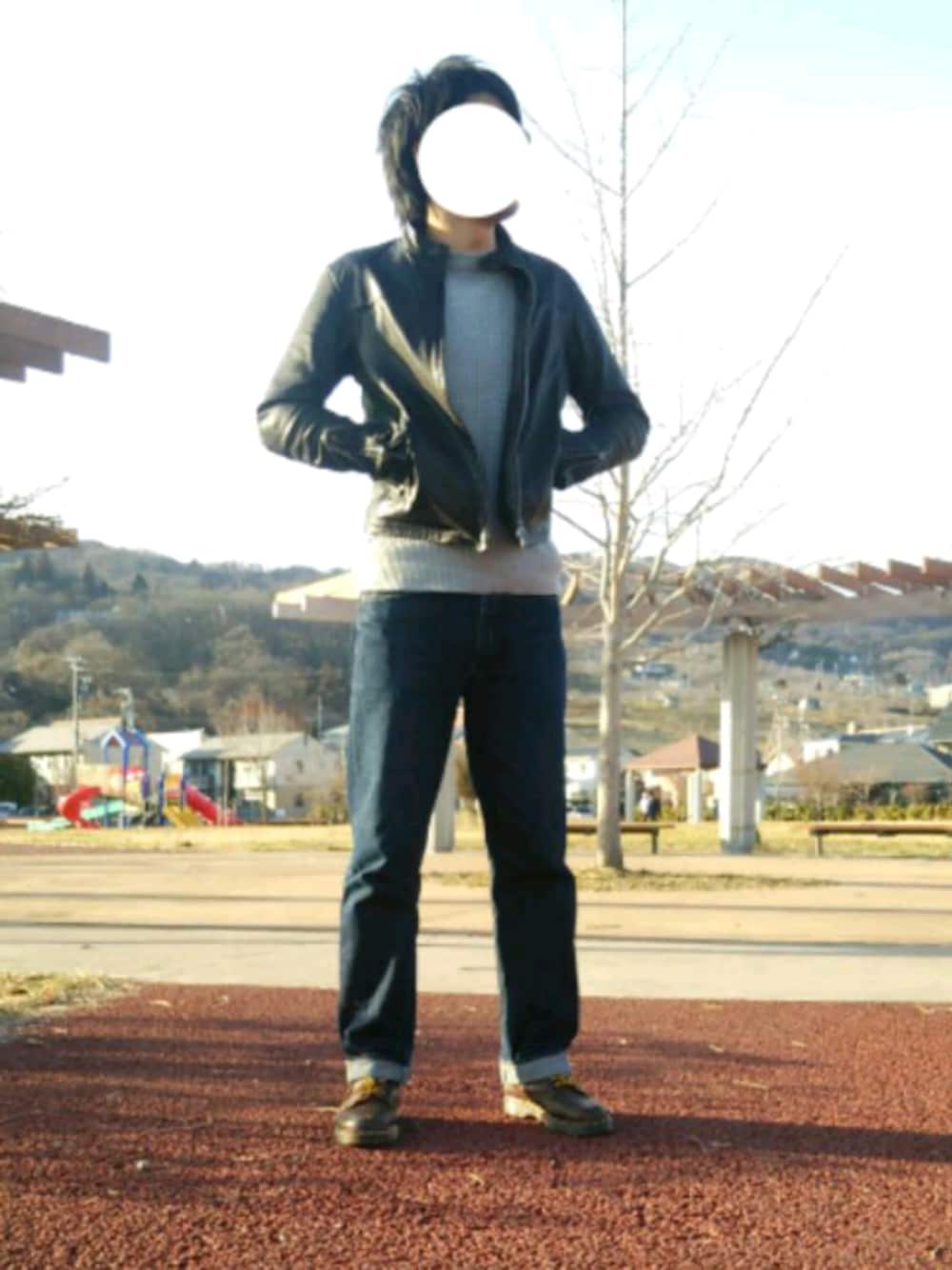 「休日スタイル、オトナカジュアル、ラフ、Levi's、ライダース、Dr.Martens、デニム」｜「green label relaxingのSHEEP/VEGE WASHEDライダースジャケット（ライダースジャケット、ブラウン系）」を使った、ずっぴぃさん（メンズ・185cm）の冬コーディネートの1枚目の写真