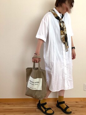 バンダナ スカーフを使った 白シャツワンピ の人気ファッションコーディネート Wear