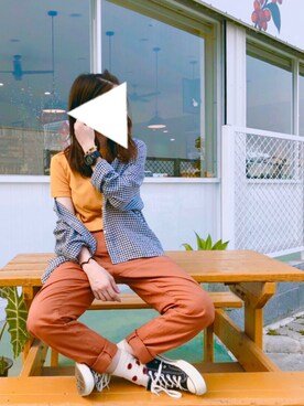 「アイテム（チノパンツ、オレンジ系）」を使った、王丹さん（レディース・158cm）の春コーディネート