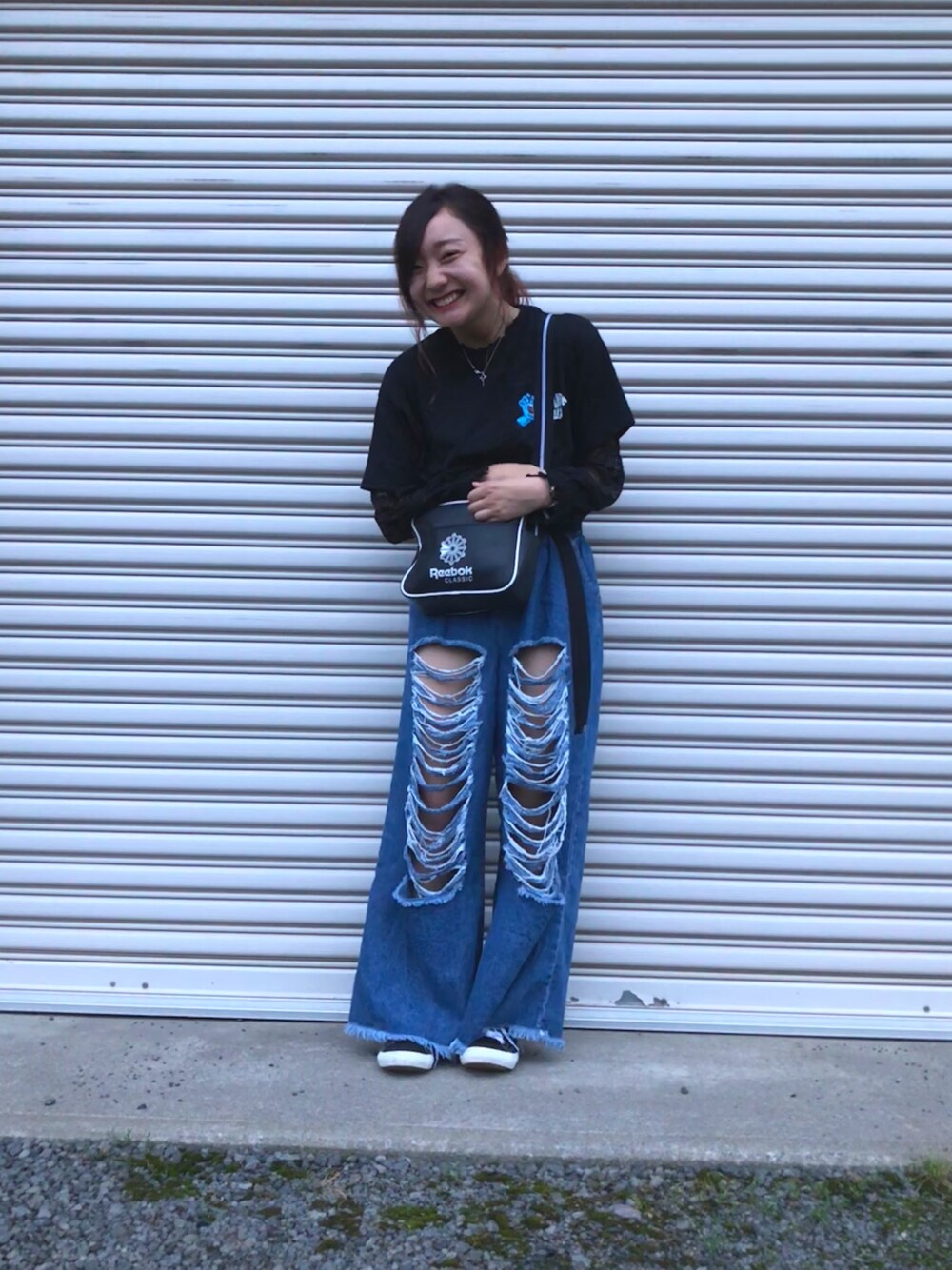 「ストリート、低身長、155cm」｜「SANTA CRUZのアイテム（トップス、ブラック系）」を使った、ひかるさん（レディース・155cm）の秋コーディネートの1枚目の写真