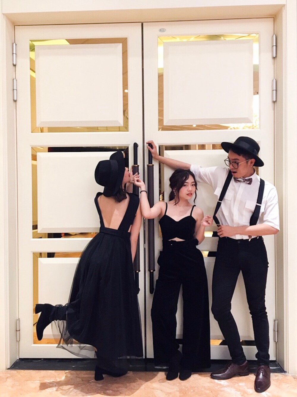 「尾牙、尾牙穿著、吊帶男子、吊帶、吊帶褲 、money hat」｜「Money Hatのアイテム（ハット、ブラック系）」を使った、Chima さん（メンズ・178cm）の春コーディネートの1枚目の写真