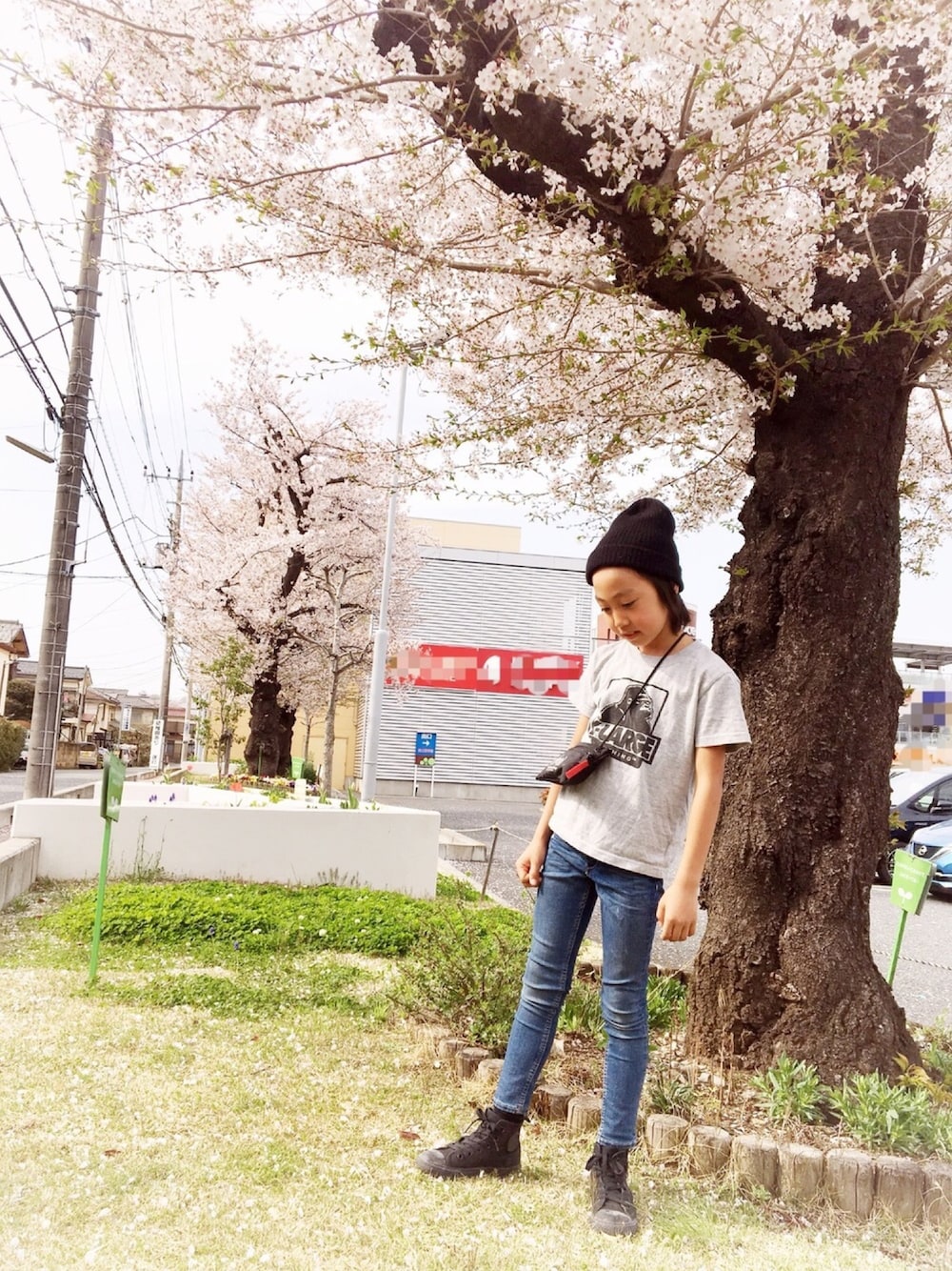「kids、おんなのこコーデ、マンハッタンポーテージ、えっくすらーじ、8歳、8歳男の子」｜「H&Mのアイテム（ニットキャップ/ビーニー、ブラック系）」を使った、megさん（キッズ・125cm）の春コーディネートの1枚目の写真