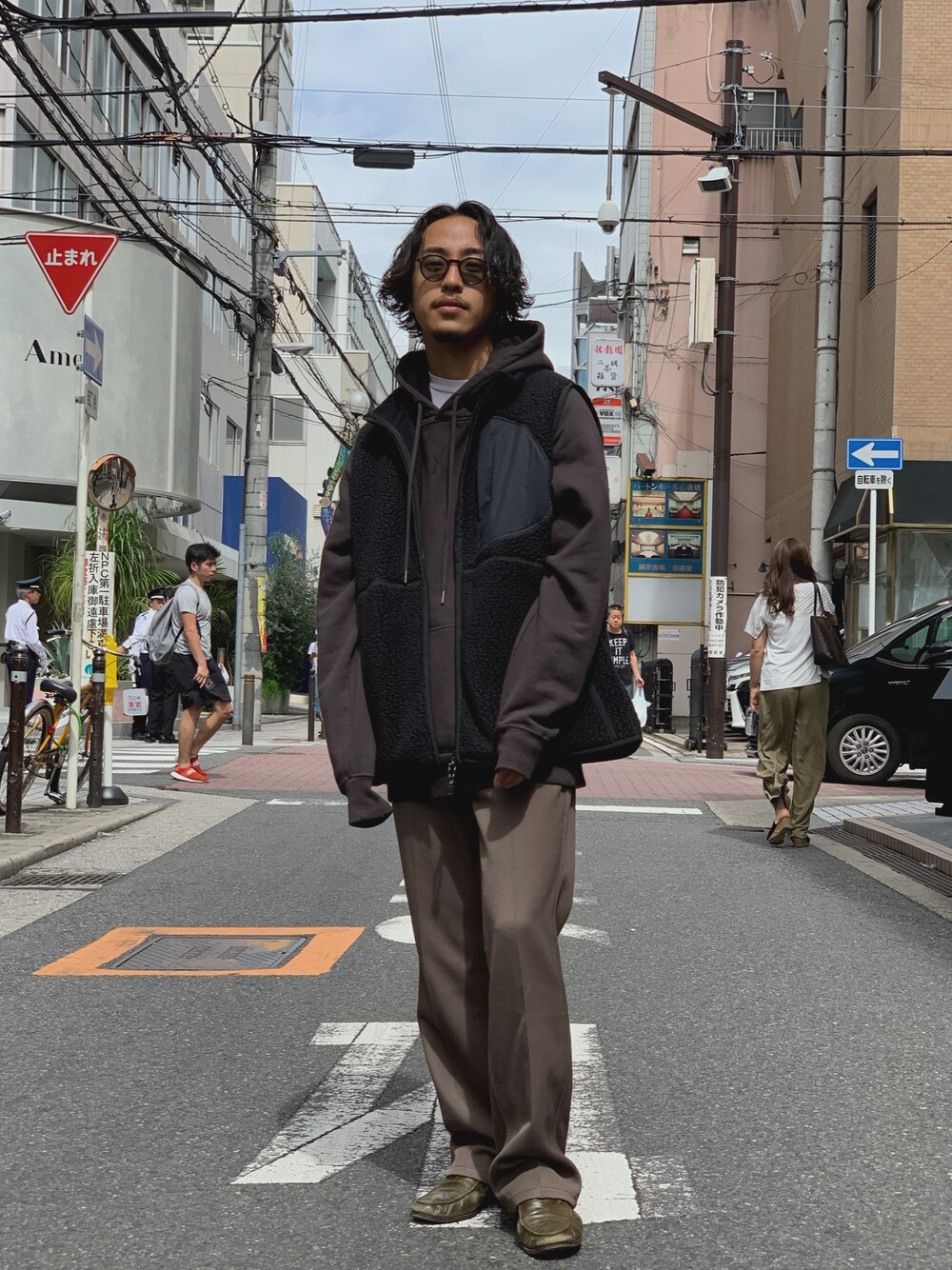 「秋コーデ、カジュアルコーデ、秋冬、大人カジュアル、fashion、秋色、LEMAIRE、POTER CLASIC、gardenosaka」｜「poptrading companyのアイテム（パーカー、ブラウン系）」を使った、GARDEN  takumiさん（メンズ・167cm）の秋コーディネートの1枚目の写真