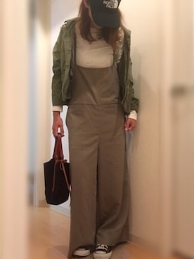 「アイテム（つなぎ/オールインワン、ベージュ系）」を使った、mee☆さん（レディース・160cm）の秋コーディネート