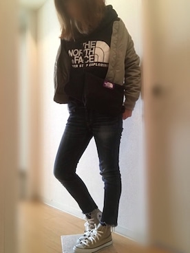 「Ungrid（アングリッド）のインディゴフレイドヘムストスリ（デニムパンツ）」を使った、mee☆さん（レディース・160cm）の秋コーディネート