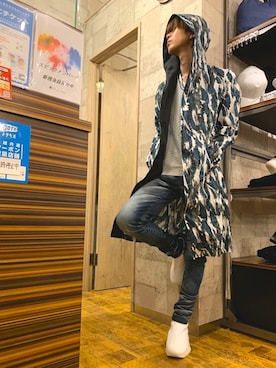 「ワントーンコーデ」｜「アイテム（ステンカラーコート）」を使った、Sadaさん（メンズ・171cm）の冬コーディネート