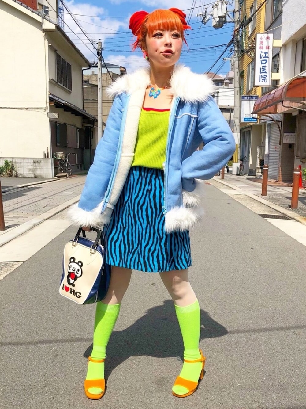 「OK、esperança、カラフル、ビタミンカラー、派手、個性、オレンジ、キミドリ、ゼブラ柄、ギャル」｜「OKのアイテム（サンダル、オレンジ系）」を使った、しおちゃんさん（レディース・155cm）の春コーディネートの1枚目の写真