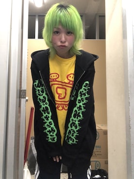 「毒々しい」｜しおちゃんさん（レディース・155cm）の冬コーディネート