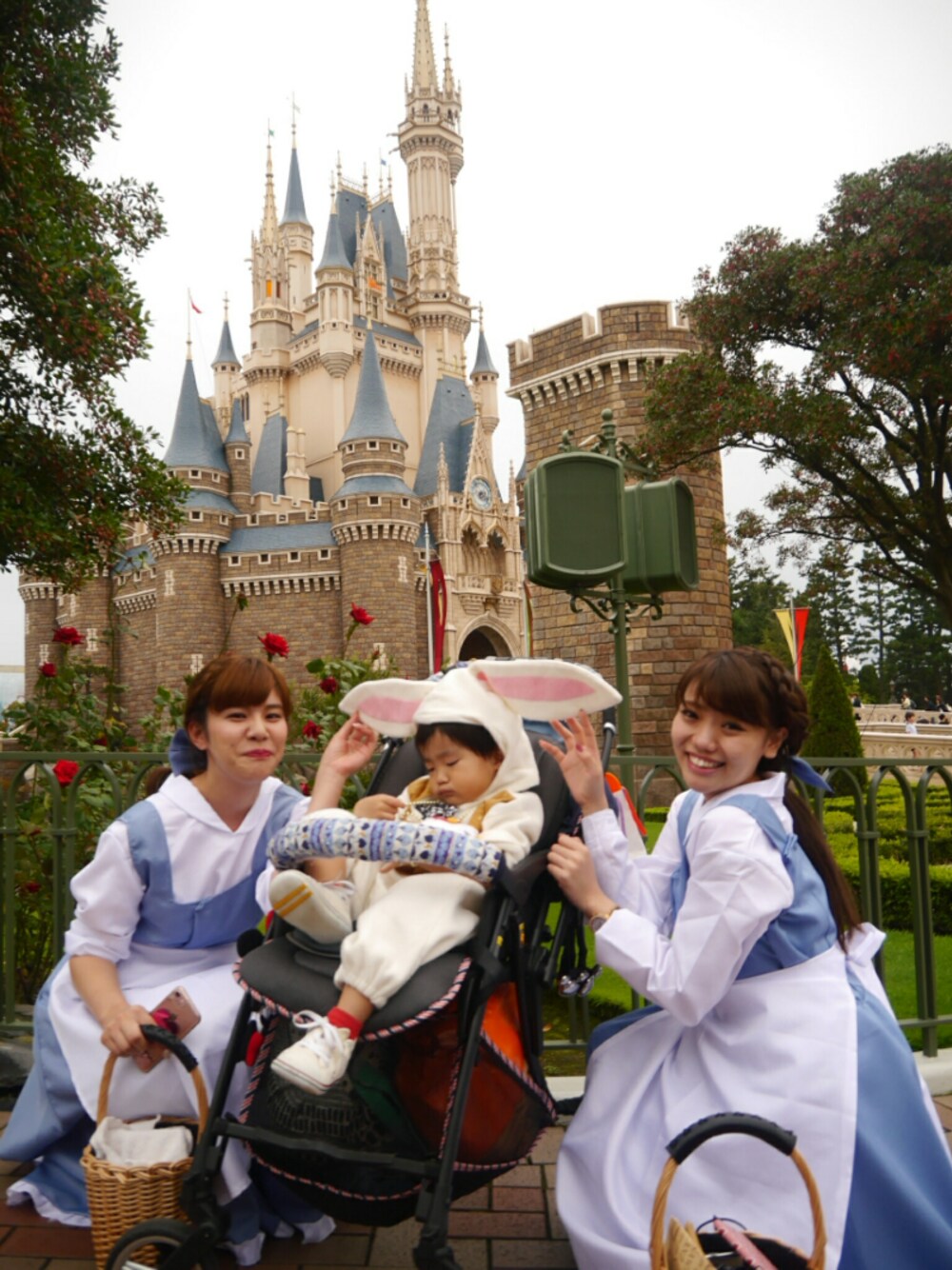 「ディズニーランド、ハロウィンコーデ、ディズニーハロウィン、ディズニー、ハロウィン、時計うさぎ、アリス、Dハロ、ハンドメイド、wearhalloween2017」｜「AMコーデのアイテム（福袋/福箱、その他）」を使った、*そうまりこ*さん（キッズ・90cm）の秋コーディネートの1枚目の写真