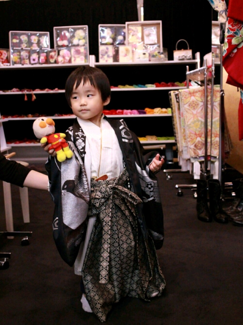 「七五三、袴、試着会、モノトーン、和装、和服、おしゃれさんと繋がりたい、3歳、3歳男の子、3歳４ヶ月」｜「紫のアイテム（浴衣、パープル系）」を使った、*そうまりこ*さん（キッズ・90cm）の夏コーディネートの1枚目の写真