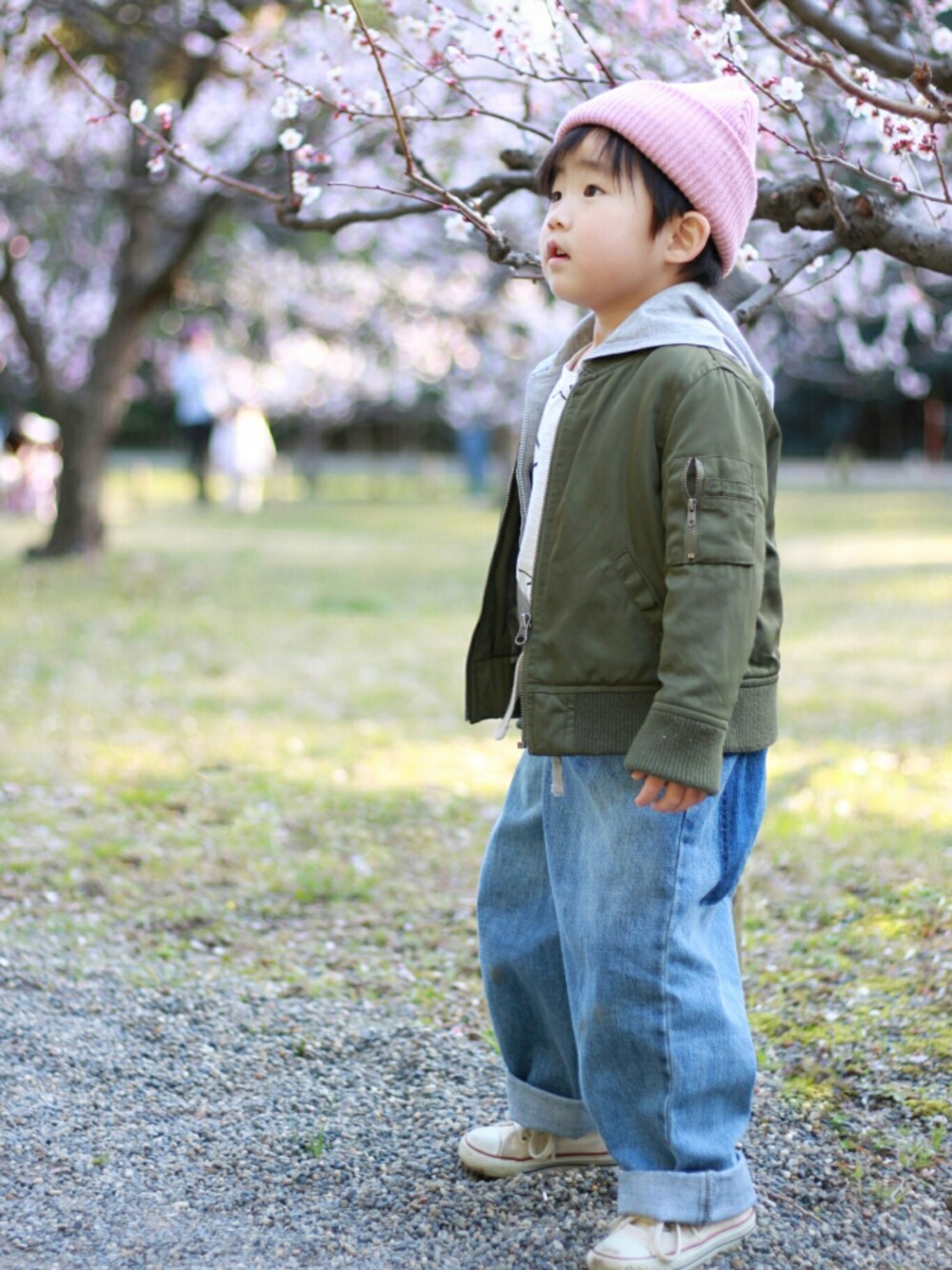 「桜もちコーデフェス、桜もちコーデフェス後夜祭、勝手に一人桜祭り2019、ピンクコーデ、ピンク男子、ラップパンツ、春コーデ、ピンク×カーキ、converse、MA-1」｜「ミカヅキモモコのアイテム（ニットキャップ/ビーニー、ピンク系）」を使った、*そうまりこ*さん（キッズ・90cm）の春コーディネートの1枚目の写真
