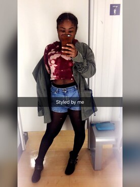 Ashley Smash Carheeさんのコーディネート