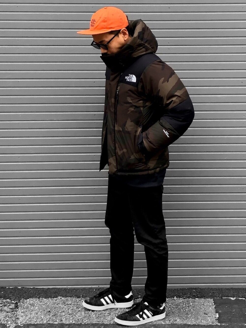 「年末WEAR感謝祭、ストリート、大人カジュアル、THE NORTH FACE、バルトロライトジャケット、カモフラ、ダウンジャケット、アウター、zozoデニム、キャップ」｜「THE NORTH FACEのTHE NORTH FACE/ノースフェイス NOVELTY BALTRO LIGHT JACKET/ノベルティバルトロライトジャケット（ダウンジャケット/コート、その他）」を使った、KOTAさん（メンズ・173cm）の冬コーディネートの1枚目の写真