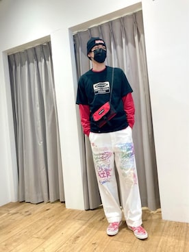 「アイテム（ボディバッグ/ウエストポーチ、レッド系）」を使った、Tatsuさん（メンズ・180cm）の冬コーディネート