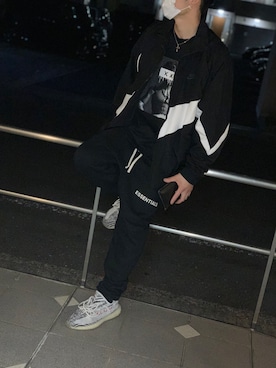 「BALENCIAGA」｜「アイテム（財布/小物）」を使った、ryutaroさん（メンズ・175cm）の春コーディネート