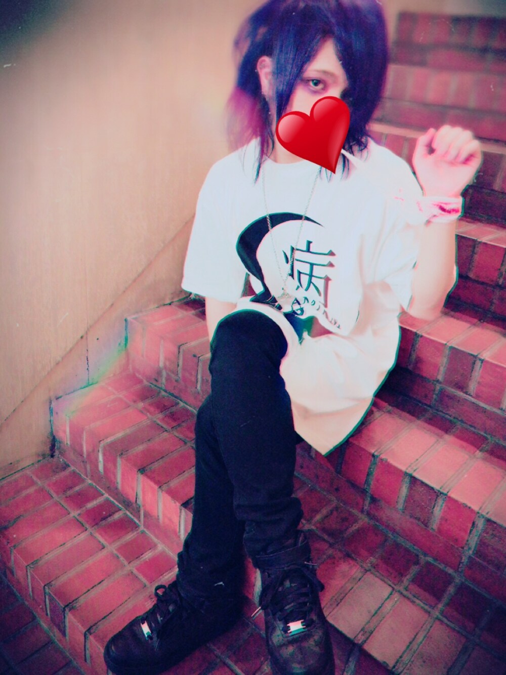 「シンプルコーデ、やみかわいい、スキニー、ビックシルエット、モノトーン、スニーカー」｜「アマツカミのアイテム（Tシャツ/カットソー、ホワイト系）」を使った、はじめさん（メンズ・165cm）の夏コーディネートの1枚目の写真