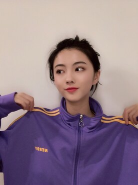 「MADE IN USA（メイドインユーエスエー）のアイテム（トップス、パープル系）」を使った、Rui Zhangさん（レディース・163cm）の春コーディネート