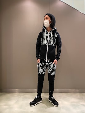 「1piu1uguale3 RELAX（ウノピュウノウグァーレトレリラックス）のアイテム（スウェットパンツ）」を使った、おかださん（メンズ・175cm）の冬コーディネート
